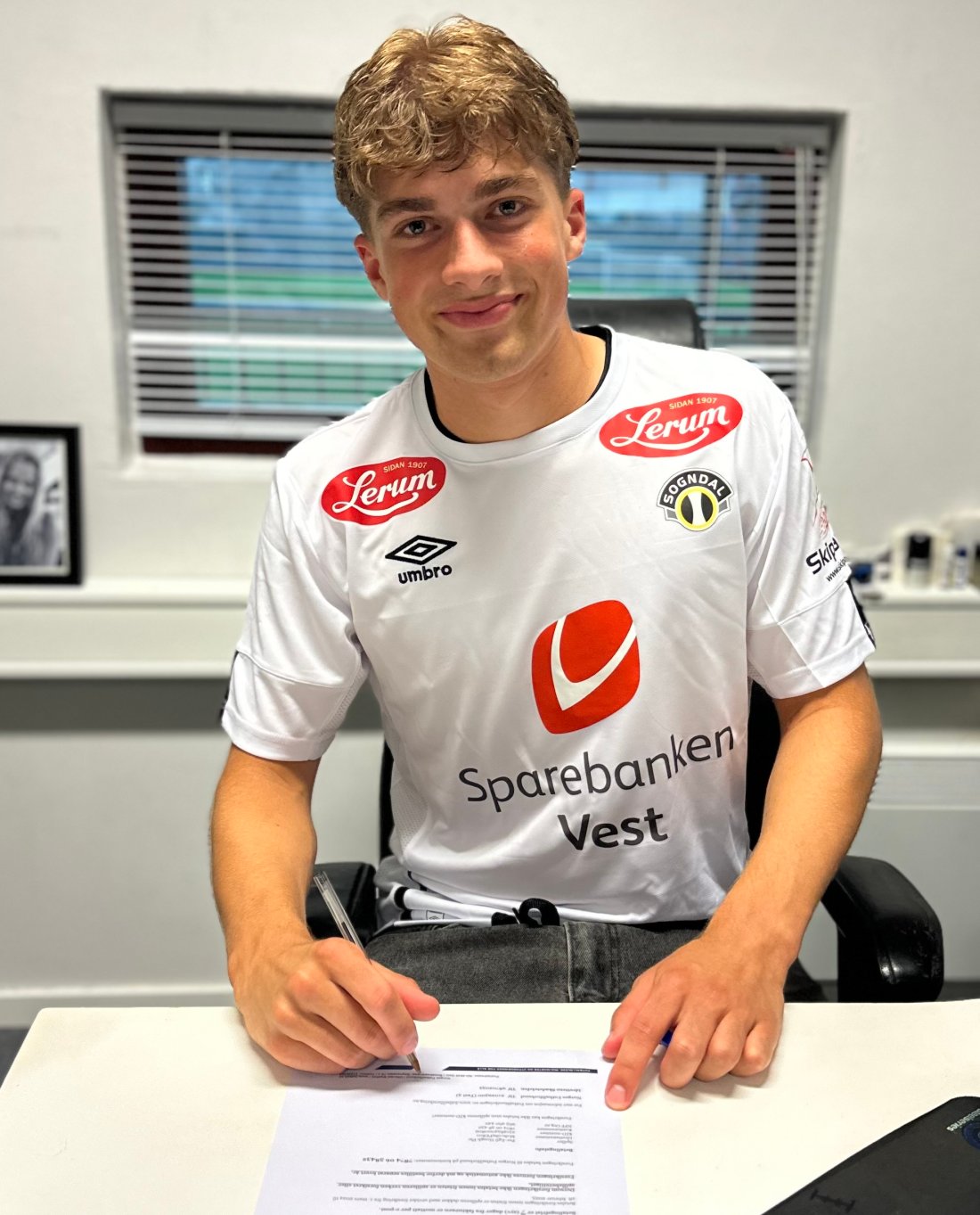 Andreas Kalstad signerer sin fyrste proffkontrakt